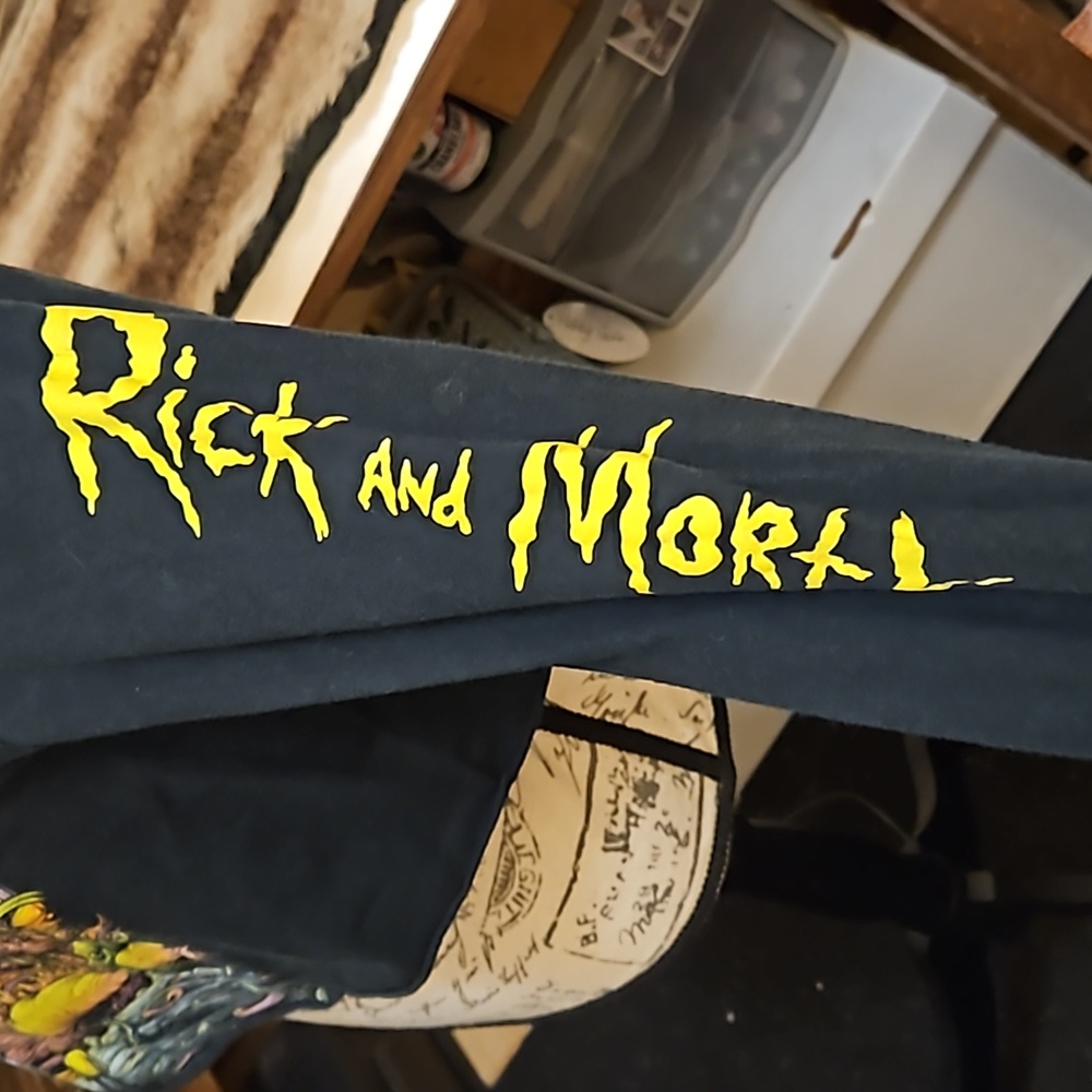 ADULT SWIM RICK AND MORTY CROP TOP - Picture 3 of 5